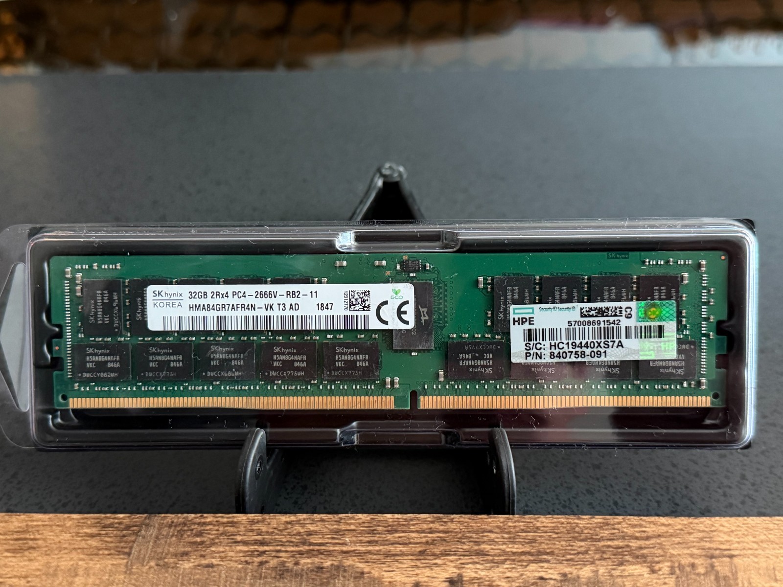 SK Hynix 32GB (1x32GB) PC4-21300 (DDR4-2666) RDIMM Memory (HMA84GR7AFR4N-VK)
