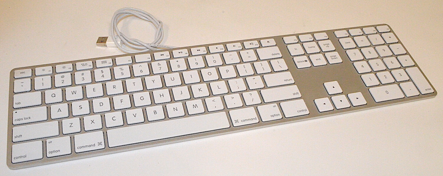 Apple Wired Aluminum USB Keyboard with Numeric Keypad *Used* A1243