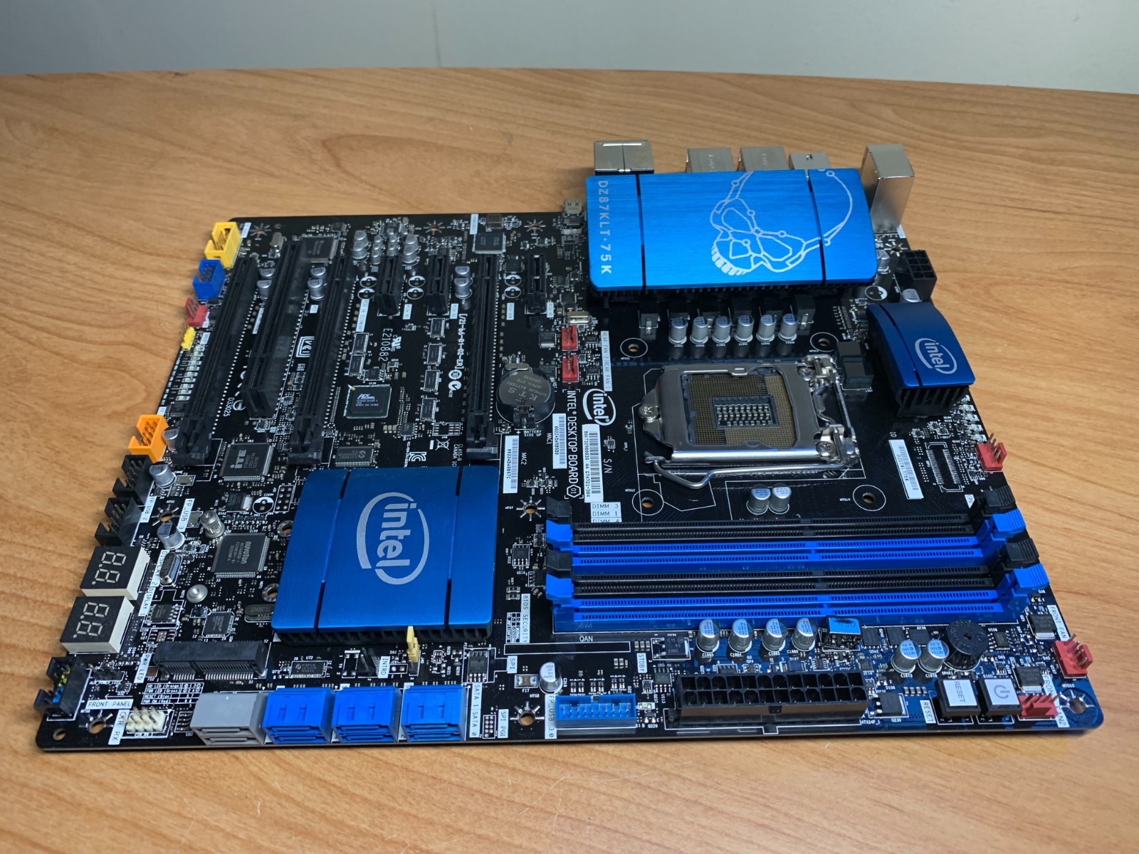Intel DZ87KLT-75K LGA1150 ATX Motherboard HDMI mini-Display w IO Plate -TESTED