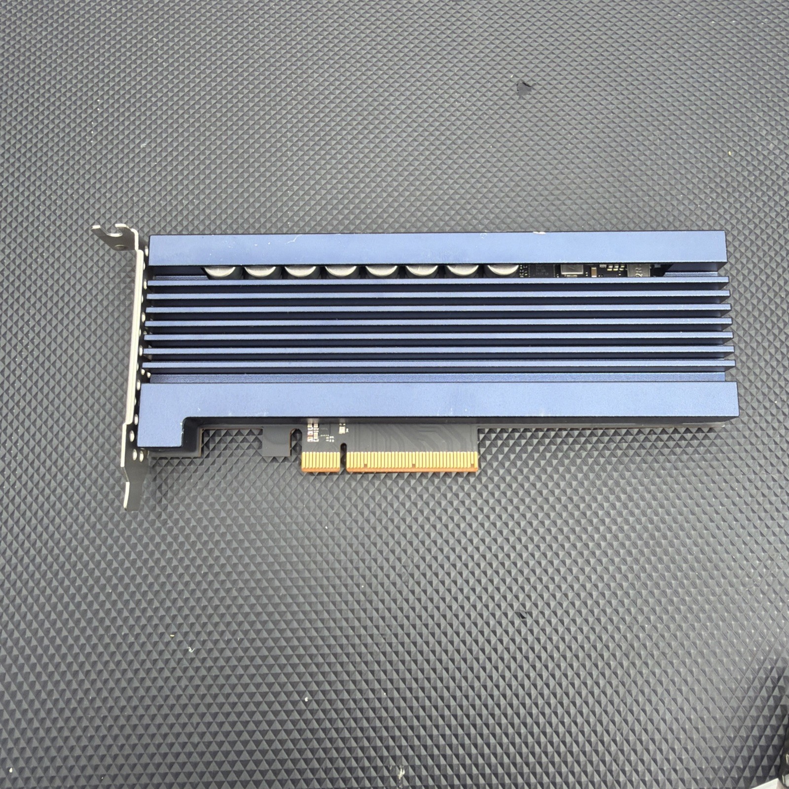 Samsung PM1725 1.6TB PCIE 3.0×8 NVMe HHHL Enterprise SSD MZ-PLK1T60