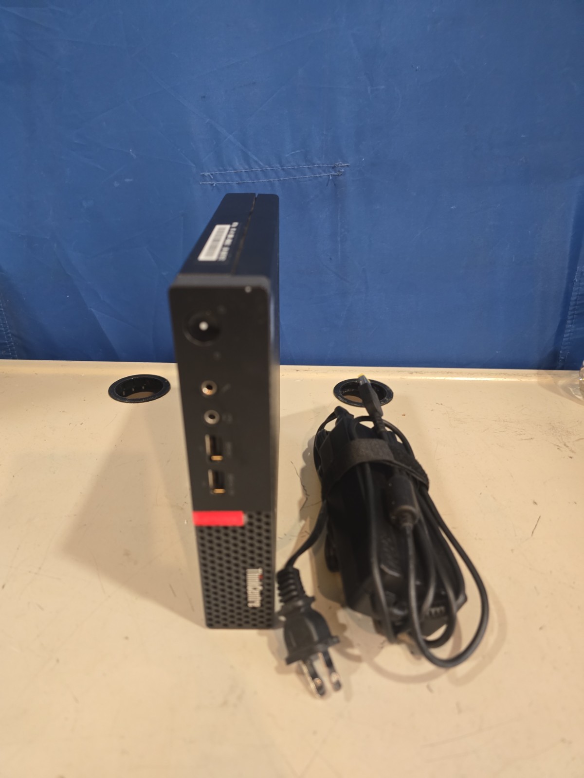 Lenovo ThinkCentre M710q Tiny i5-7500T 8GB RAM 256GB SSD Windows 11Pro WiFi