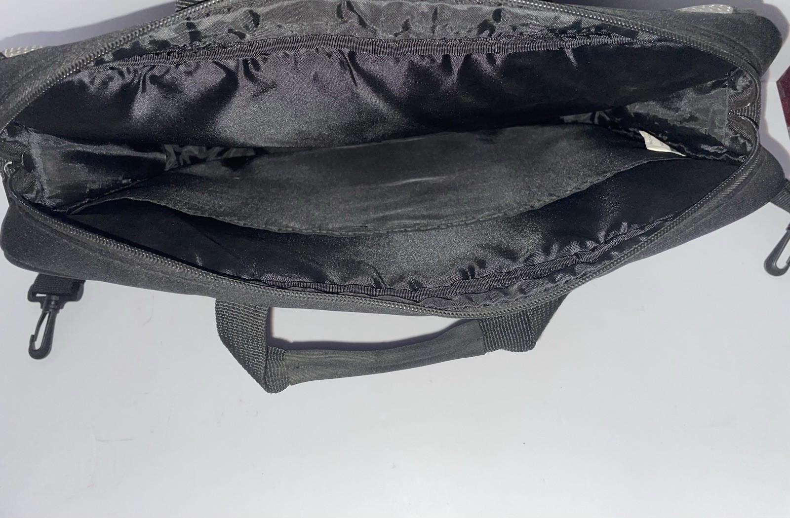 Laptop Case Messenger Bag TARGUS Black Neoprene Padded 15x12x2 w/ Shoulder Strap