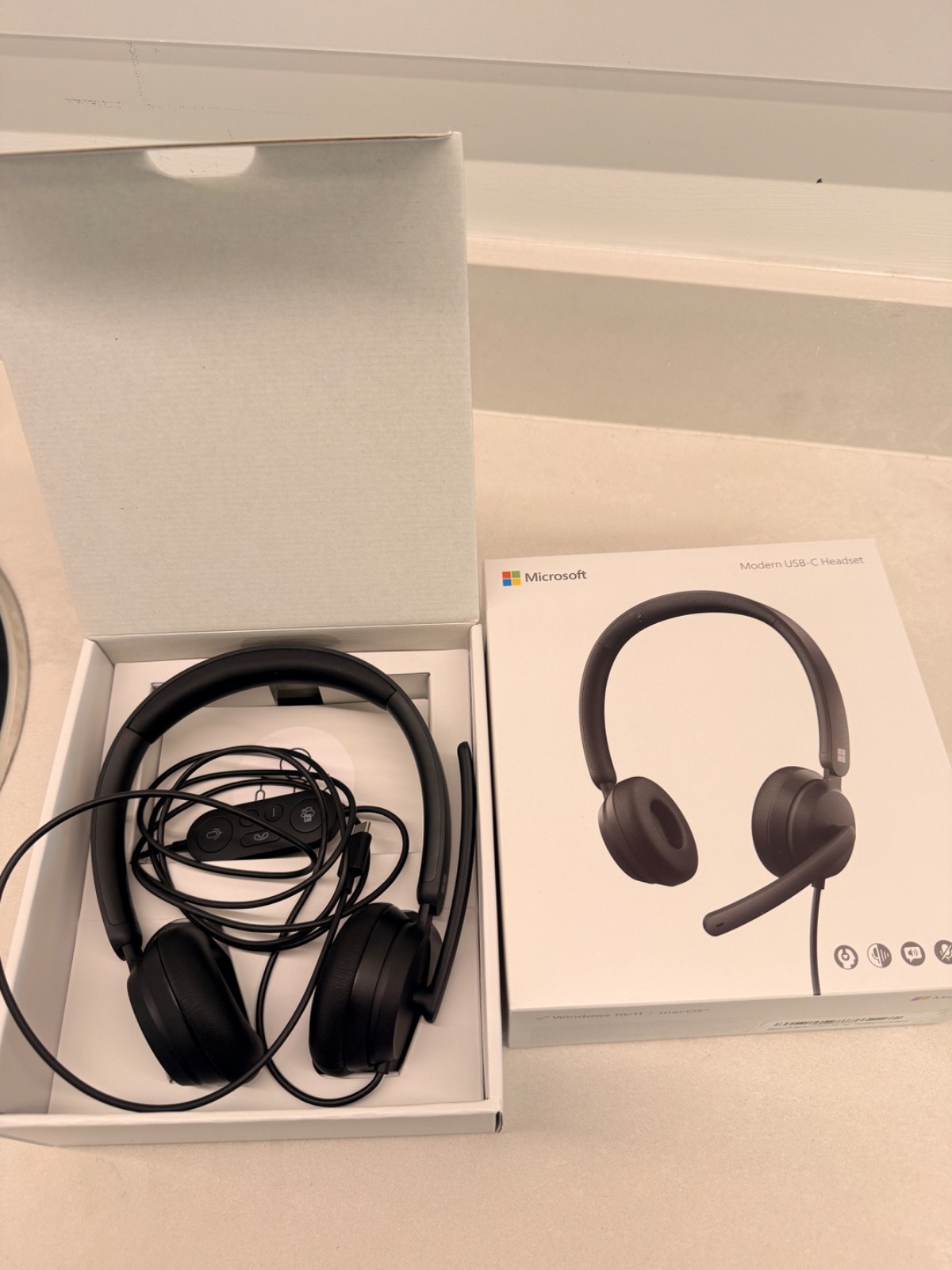 Microsoft Microphone Modern USB-C Headset Model 2026