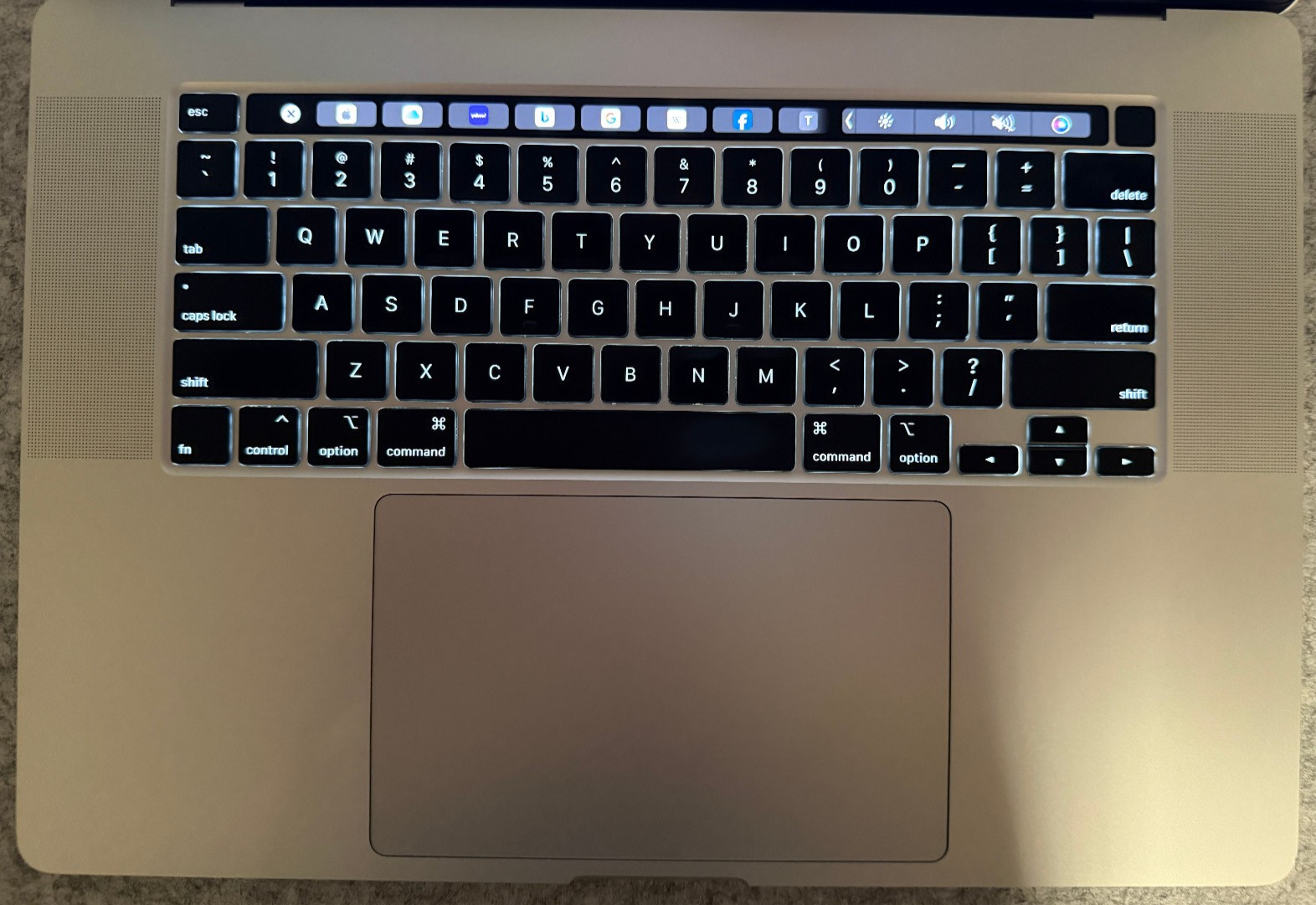 Apple MacBook Pro 2019 16″ Core i7 2.6GHz 16GB 512GB Pro 5300M 4GB Tahoe Silver