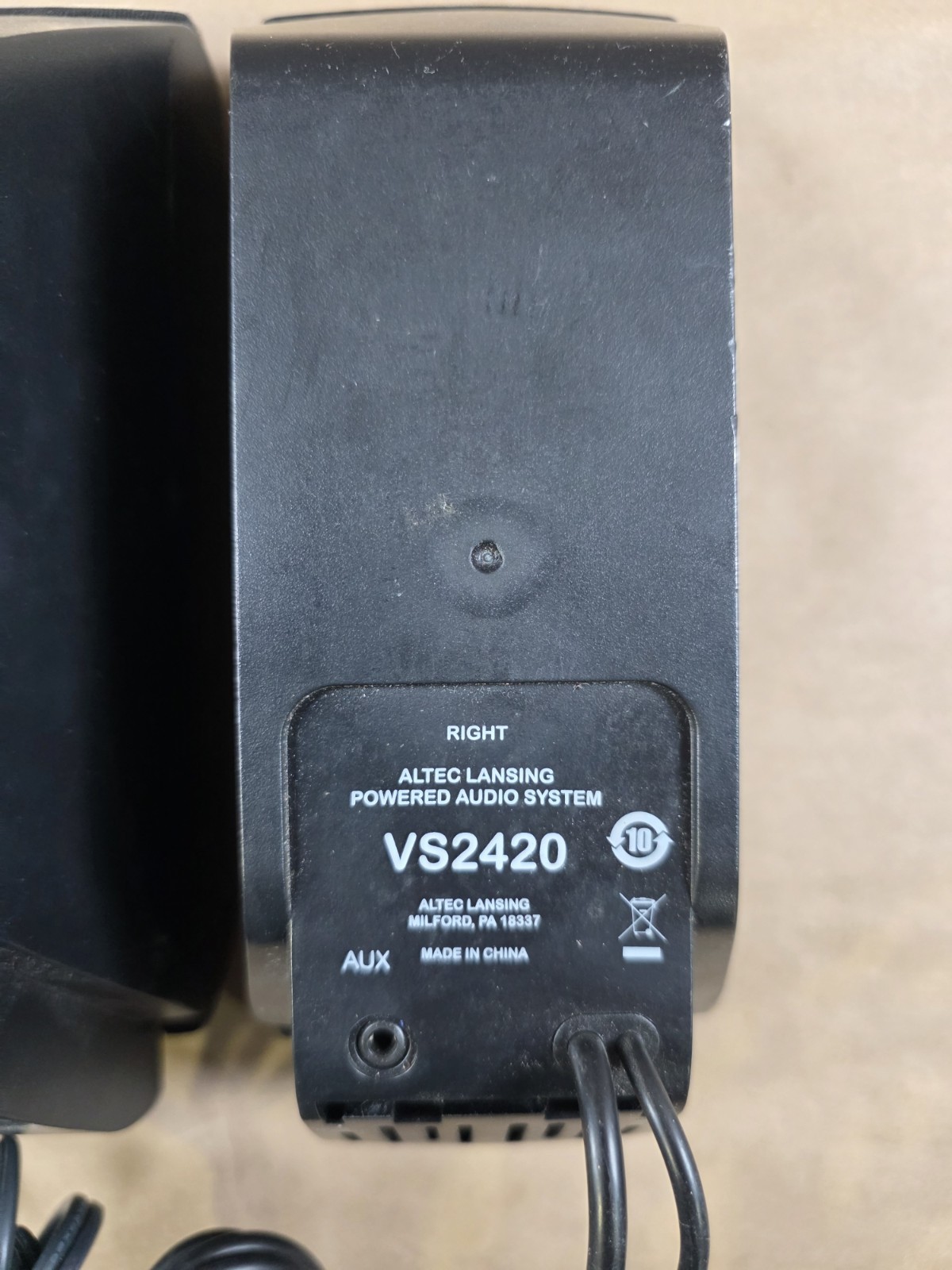 Altec Lansing VS2420 Powered Audio Speaker System Computer Speakers Pair