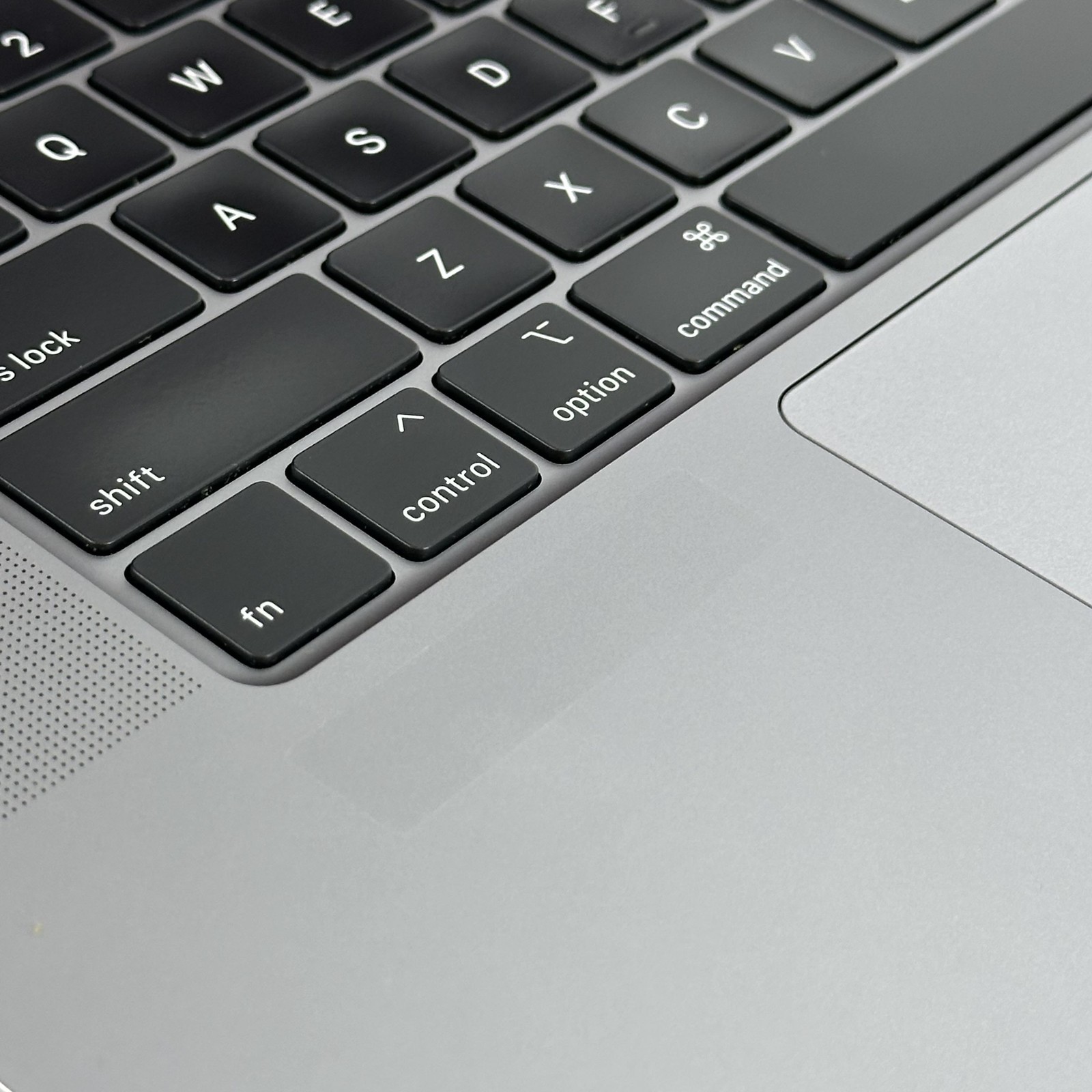 MacBook Pro 16 Touch Bar Space Gray 2019 i9 64GB 1TB Radeon Pro 5500M Bent Frame