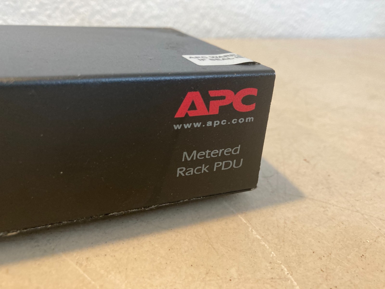 APC 7900 Rack PDU, Switched, 1U, 15A, 100/120V, (8)5-15 AP7801
