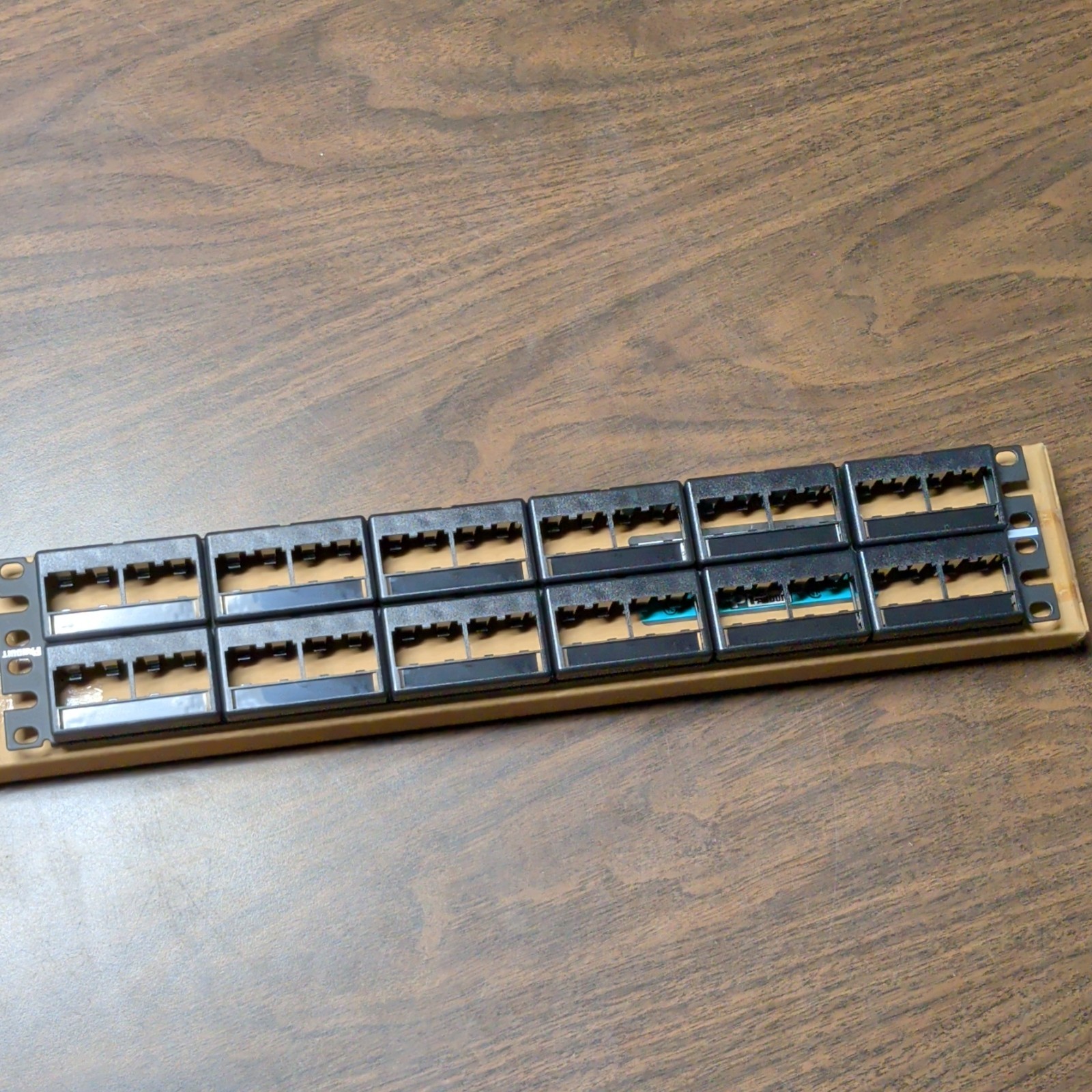 Panduit Mini-Com CPPL48WBLY 48-Port Modular Patch Panel 2U 19″ Snap-In Black