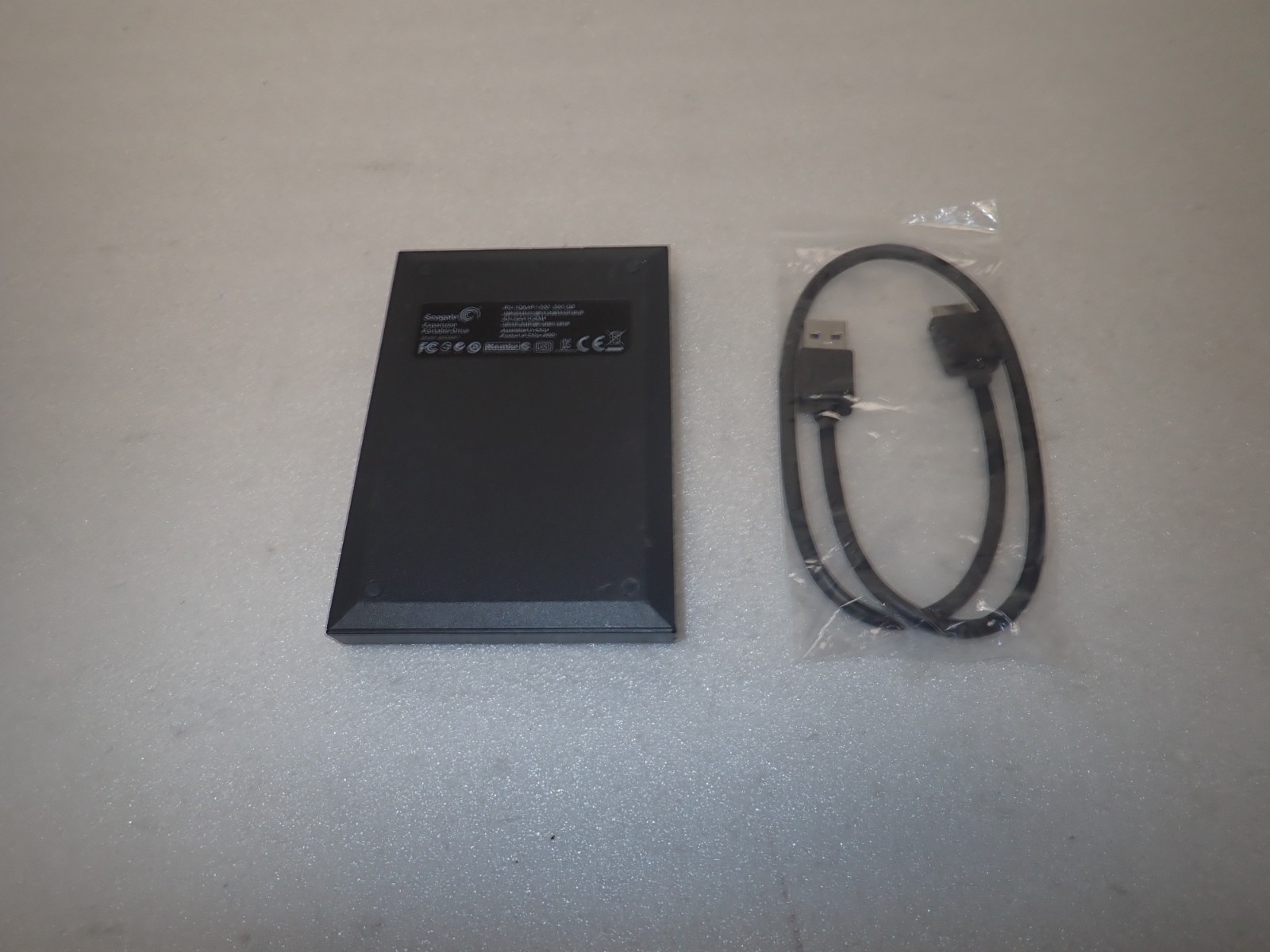 Seagate SRD00F1 500GB External, Portable Hard Drive, USB 3, Black, 1D6AP1-500