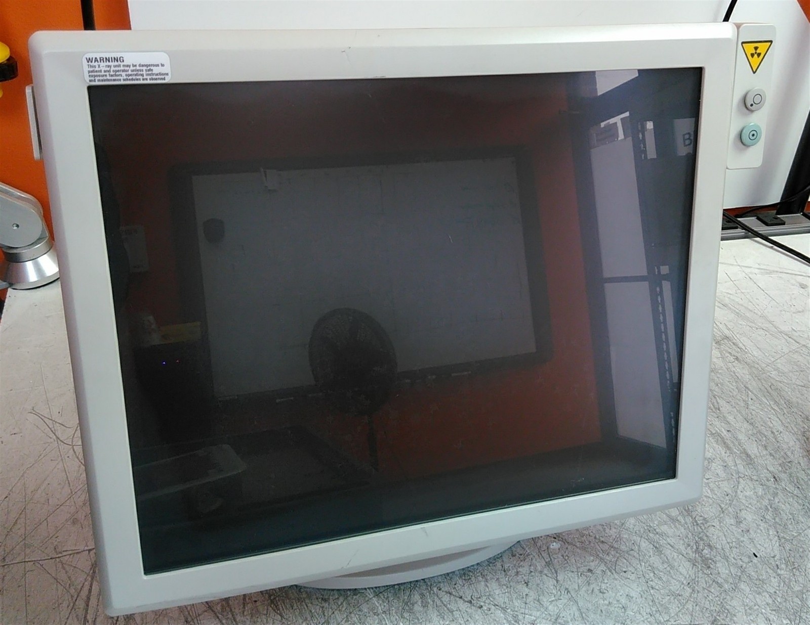 Philips Medical Systems 9896-700-00021 19″ Touchscreen LCD Monitor No PSU