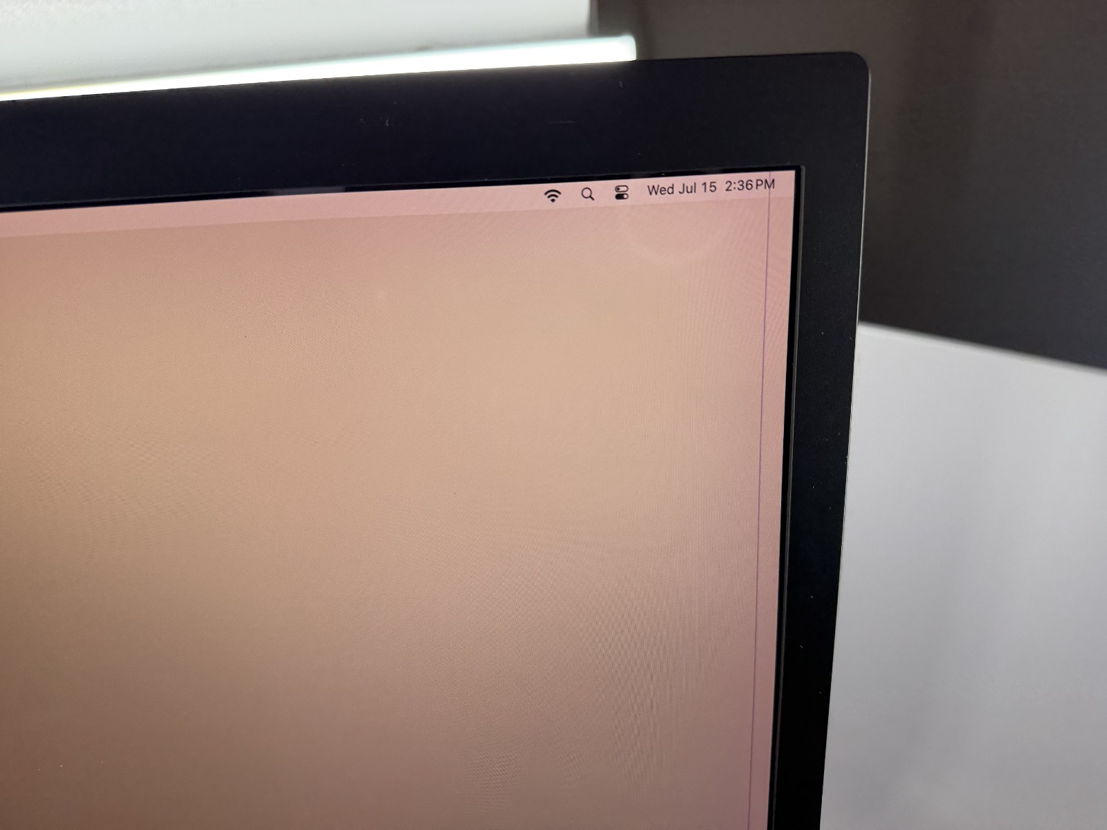Apple LG UltraFine 27″ 5K Display 27MD5KL-B – Line on Screen – READ
