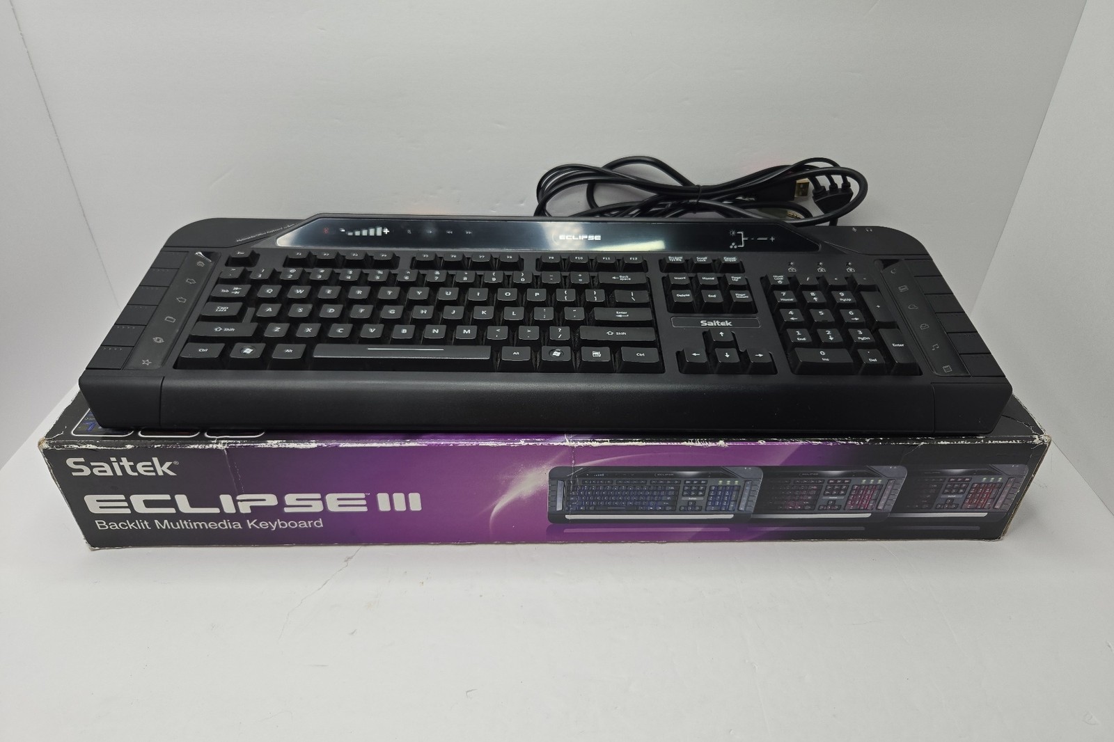 Saitek Eclipse III 3 Gaming Keyboard Backlit Wired Multi-Color Tested w/ Box