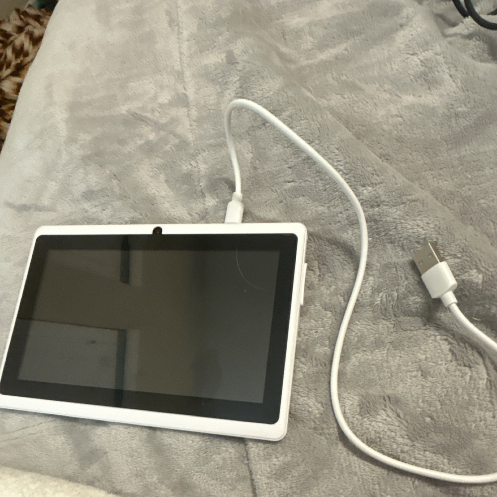 Ai Pro Tablet K07 Android White Touchscreen Tablet with Built-In Front Camera