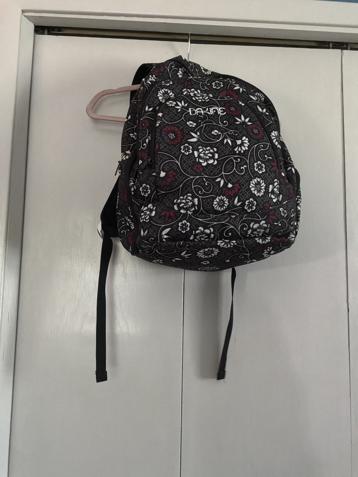 Dakine Black Floral Backpack Laptop Padded Straps 3 Big Pockets