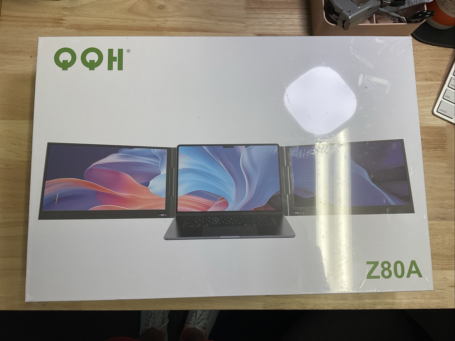 QQH Z80A 15.6″ IPS LCD Triple Portable Monitor 1920×1080 USB-C White – NEW