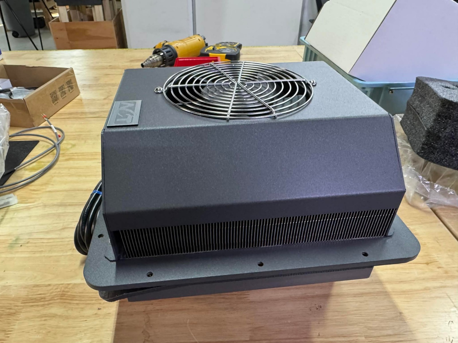 ACT HSC-22-24-4 Sealed Enclosure Heat Sink Cooler | 24VDC | NEMA 4 | New OpenBox