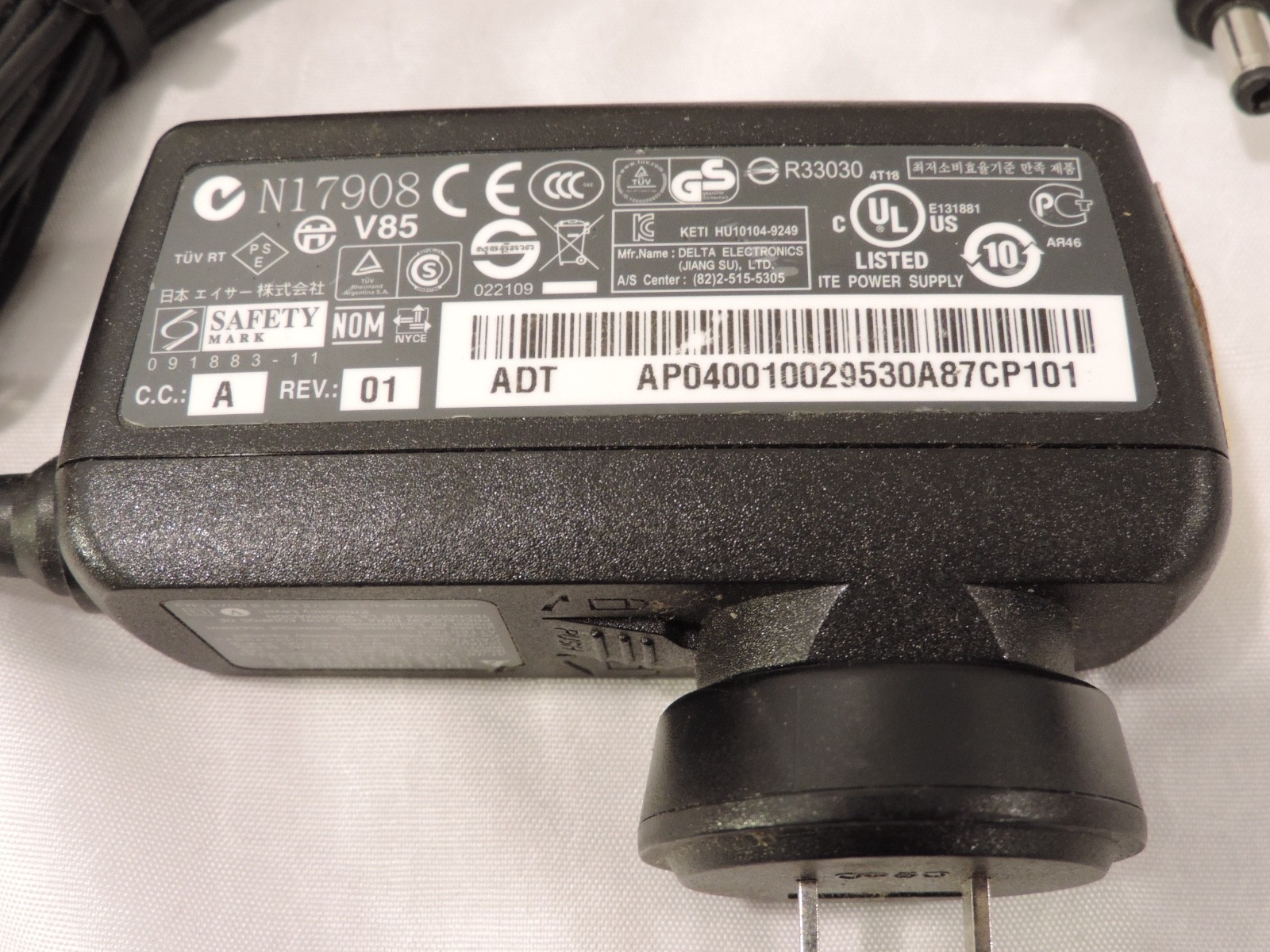 Delta AC Power Adapter ADP-40TH A, 19V,2.15A