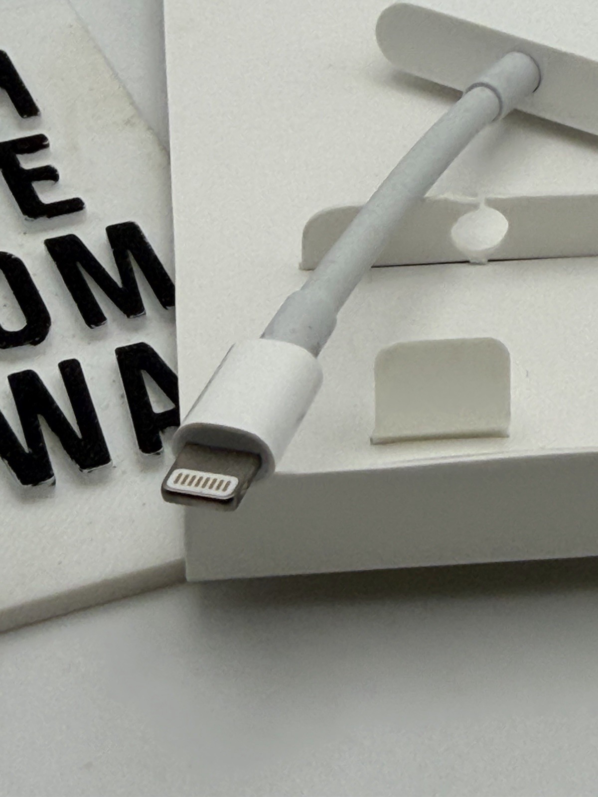 Genuine Apple Lightning to Digital AV Adapter (model MW2P3AM/A) HDMI & Lightning