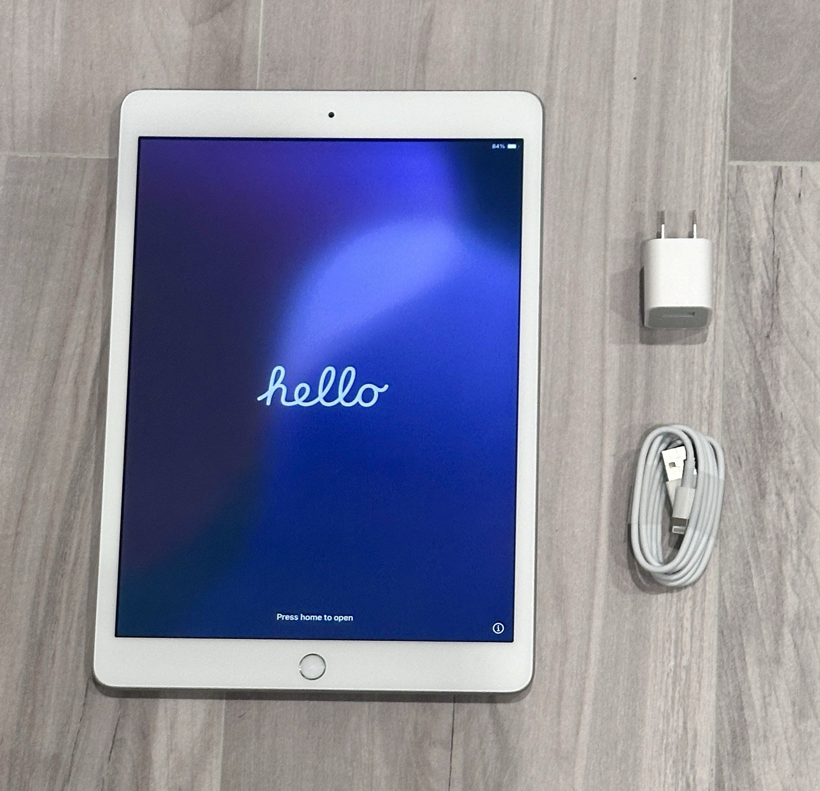 Apple iPad 7th Gen – 10.2″ Display 32GB Wi-Fi Silver Color – Excellent Condition