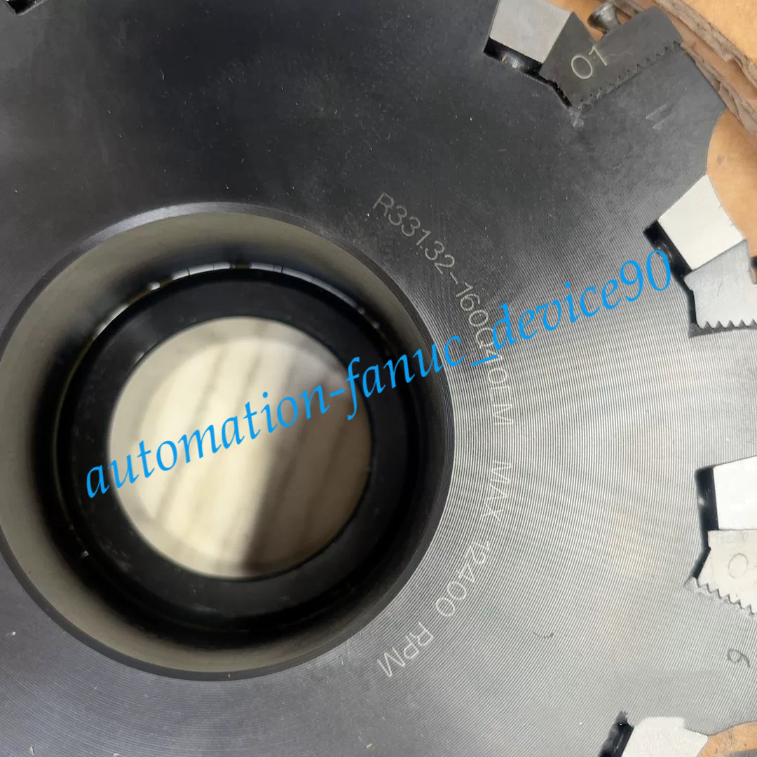 1PC Brand New R331.32-160Q40EM10.00 Three-Sided Milling Cutter Head