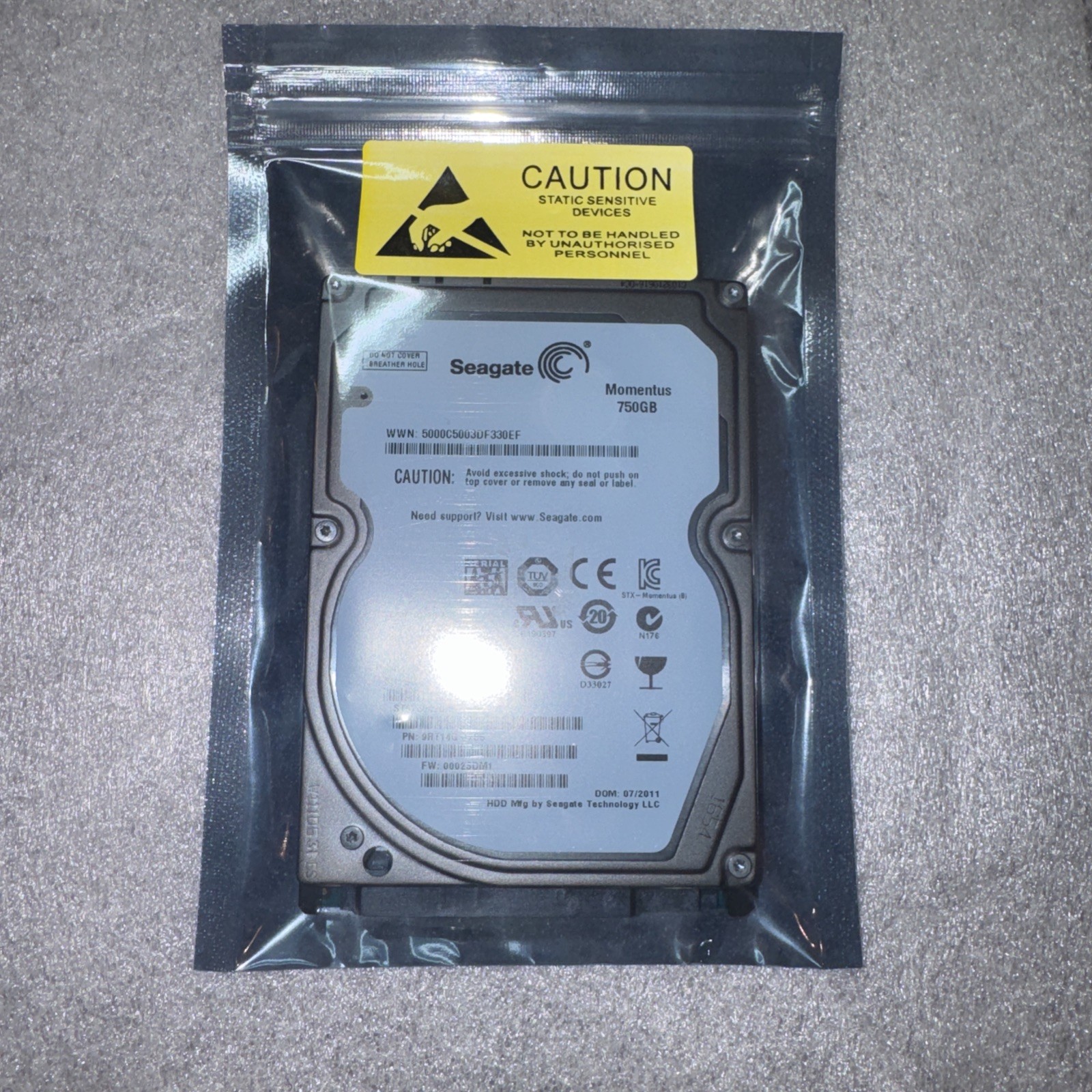 Seagate Momentus 750GB 7200 RPM 16MB SATA2 (ST9750420AS) Notebook Hard Drive