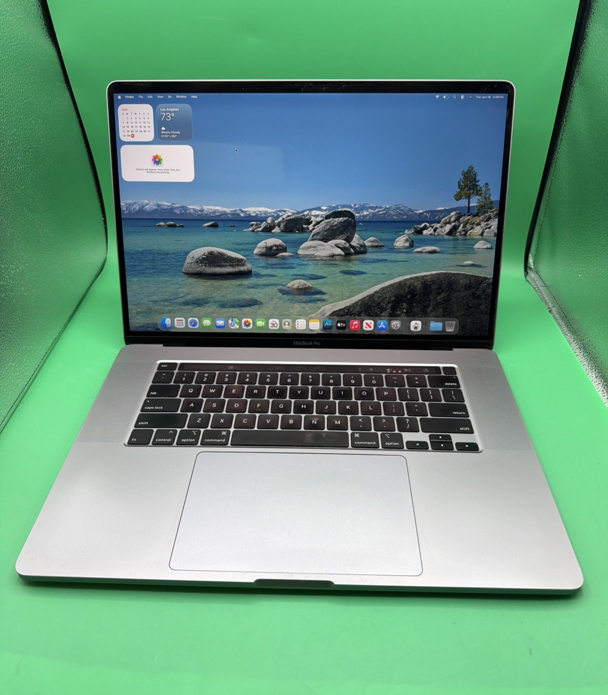 Apple MacBook Pro 16″ A2141 2019 i9 2.4GHz 32GB 2TB SSD Radeon 5500M 8GB
