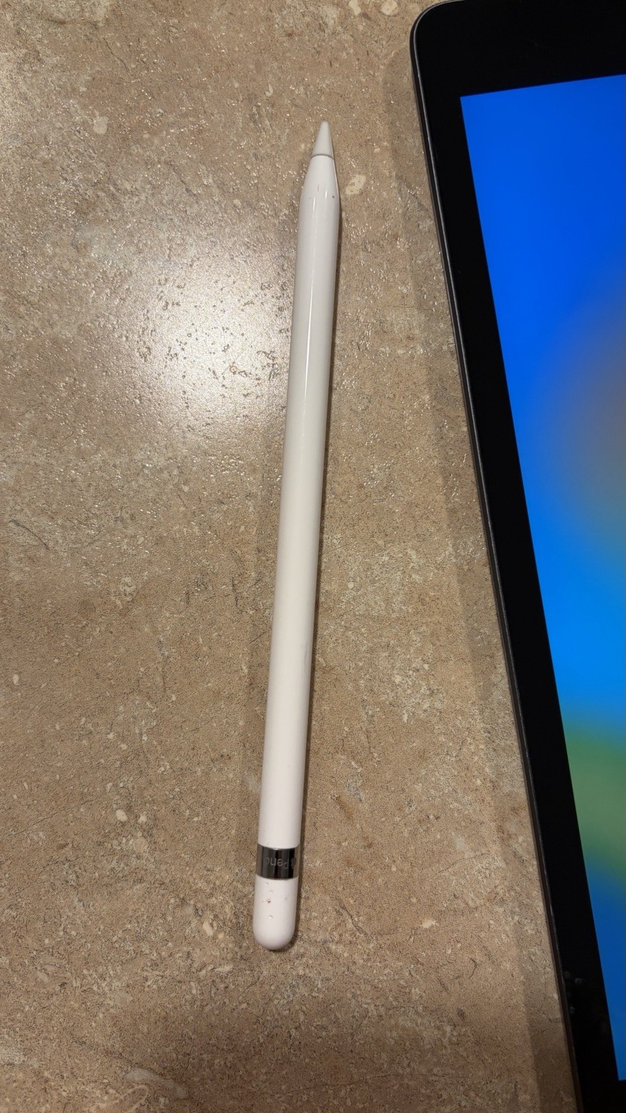Apple iPad 7th Gen 32GB 10.2in Wi‑Fi Black AND apple pencil bundle. NO CHARGER
