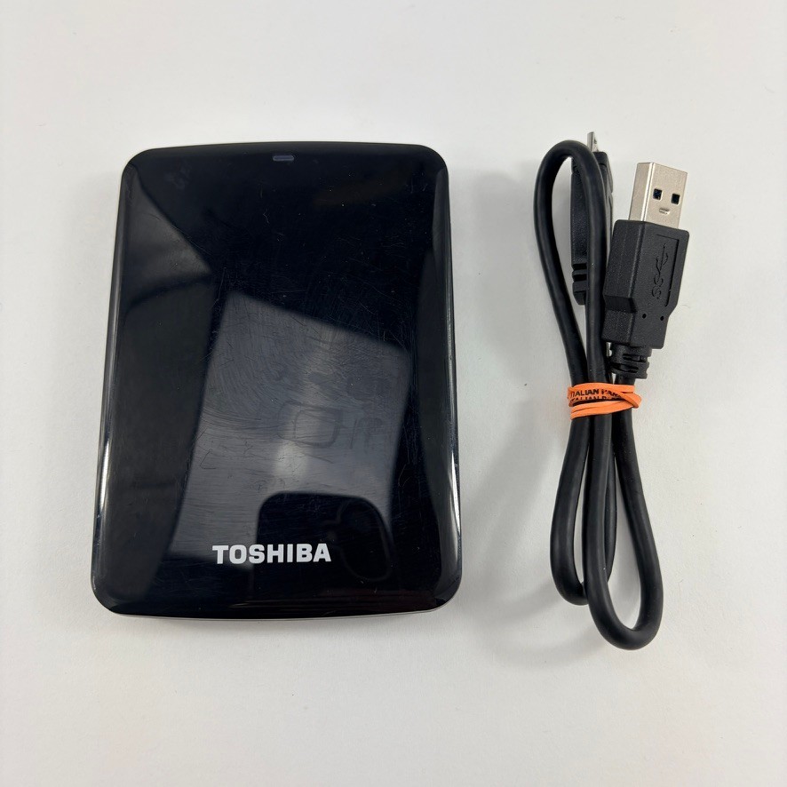 Toshiba HDTC705XK3A1 Portable 500GB Storage Capacity External Hard Drive