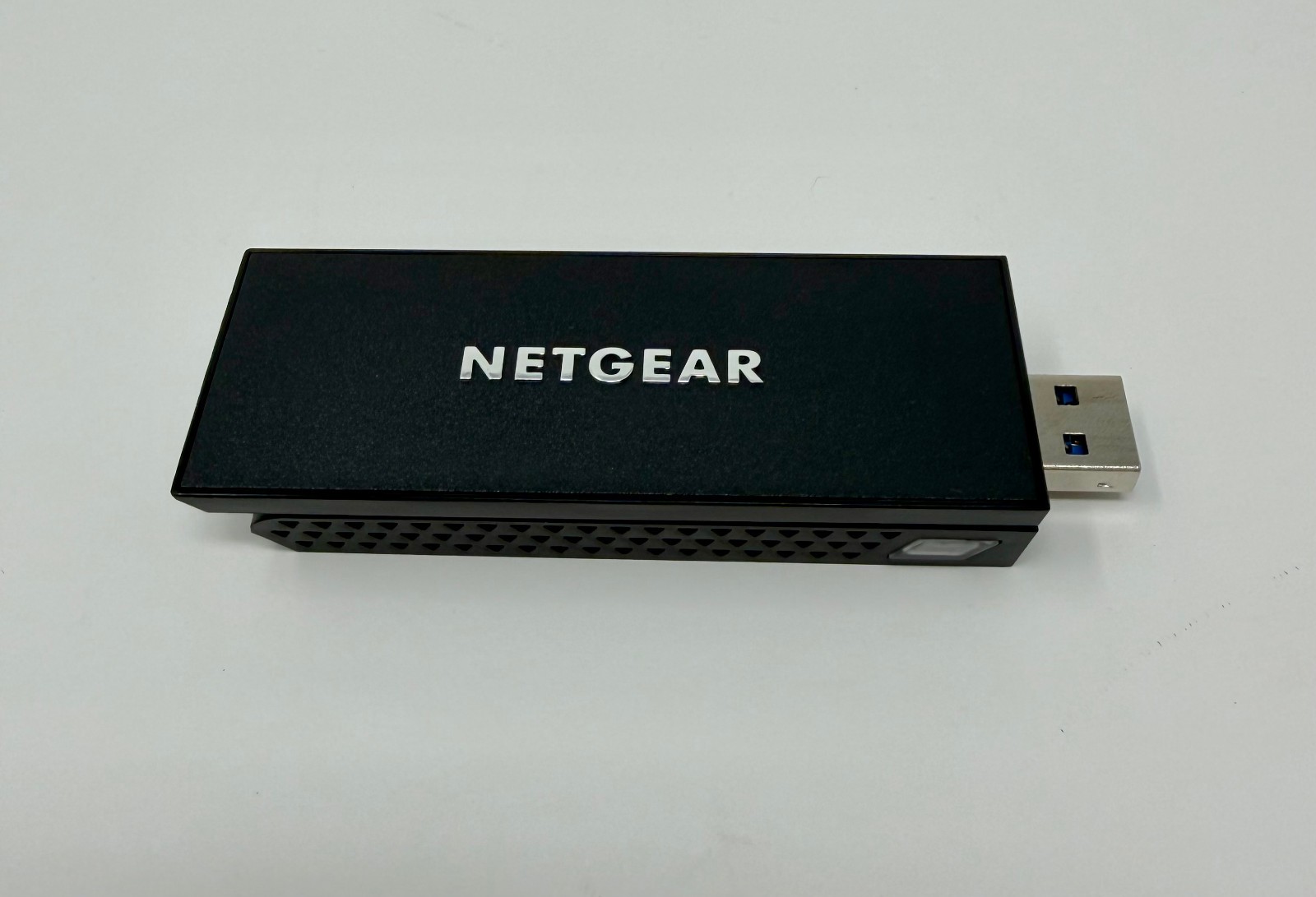 Netgear Nighthawk AXE3000 WiFi 6 / 6E USB 3.0 Adapter Tri-Band 2.4/5/6 Ghz A8000