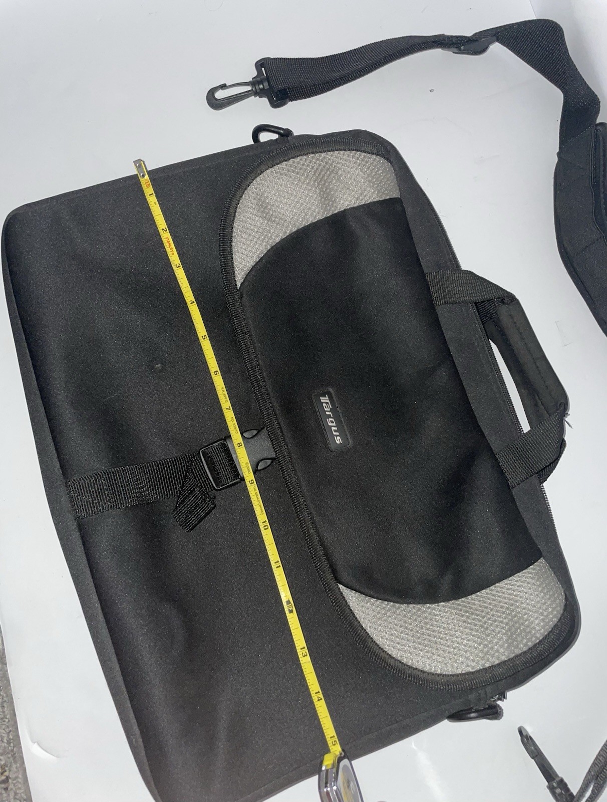 Laptop Case Messenger Bag TARGUS Black Neoprene Padded 15x12x2 w/ Shoulder Strap