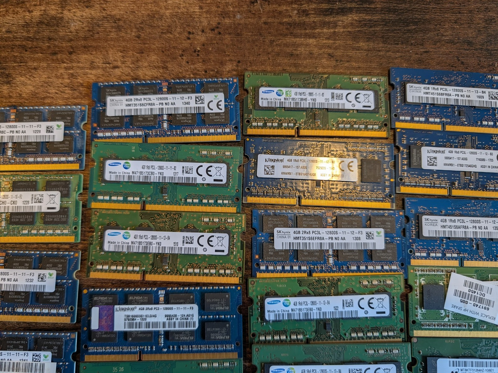 Lot of 74 Mixed Brands 4GB DDR3 PC3L-12800S and 4GB DDR3 PC3-12800S Laptop Ram