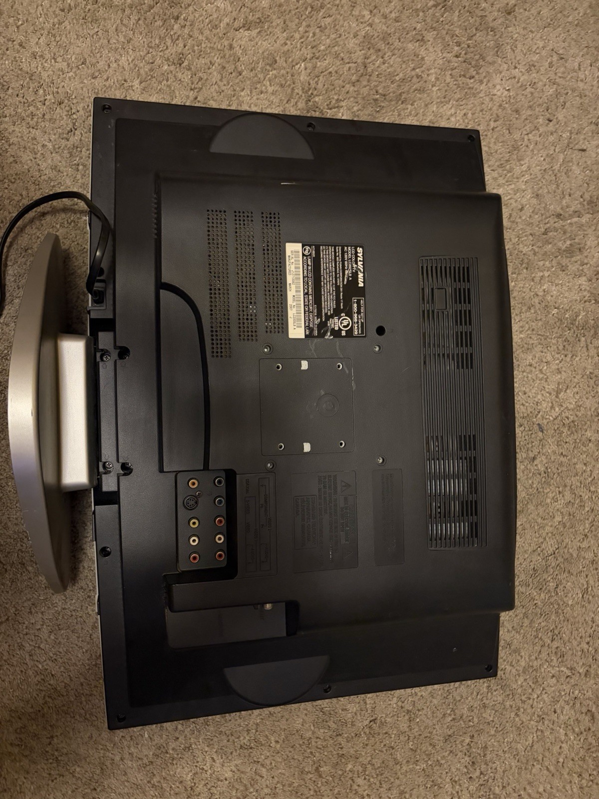 SYLVANIA LC200SL8 LCD TV EDTV 20″ Gaming Tested Works With Stand and Remote