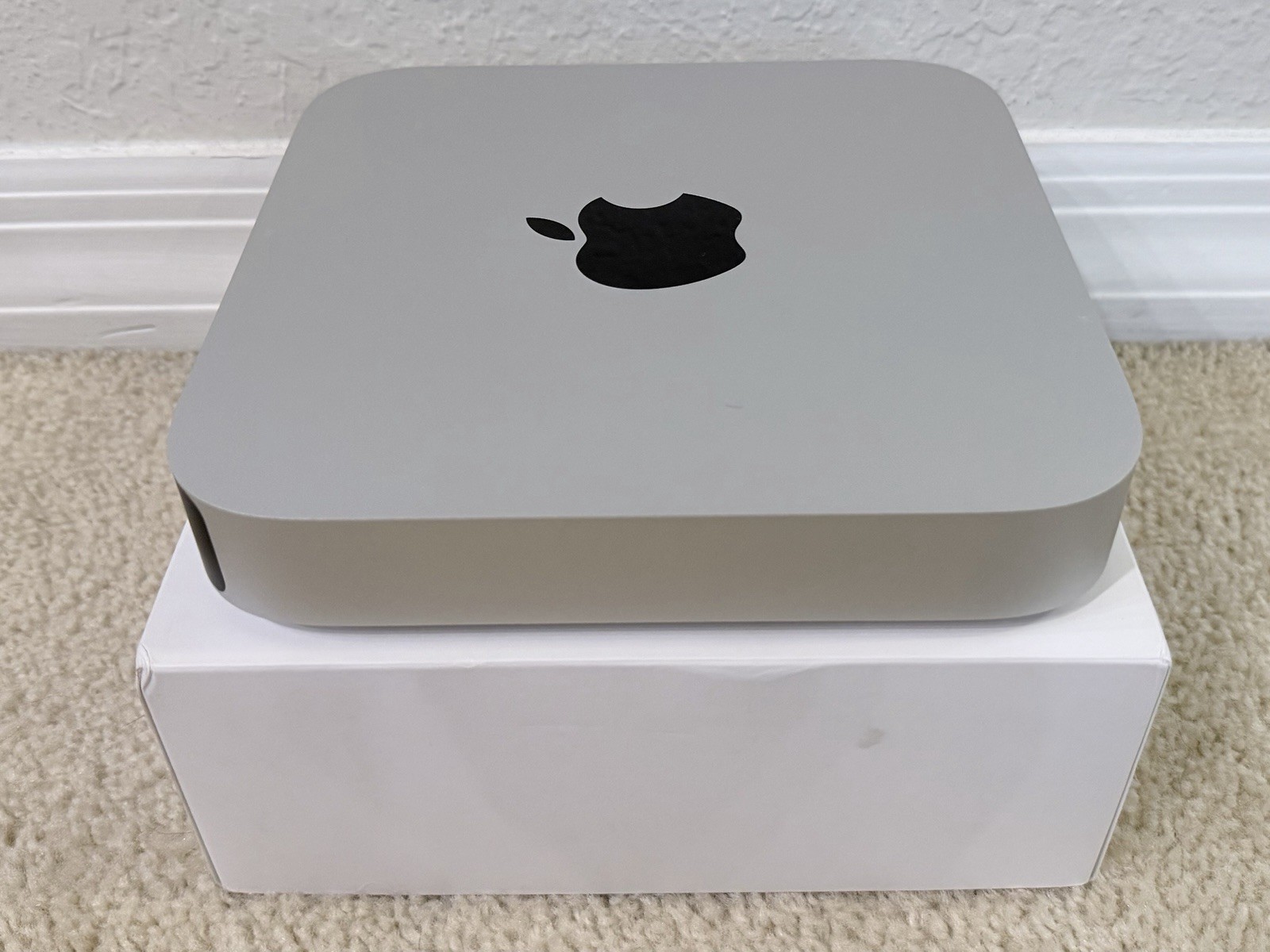 Apple Mac Mini 2023 M2 8-Core CPU 10-Core GPU 8GB 256GB SSD Silver Excellent