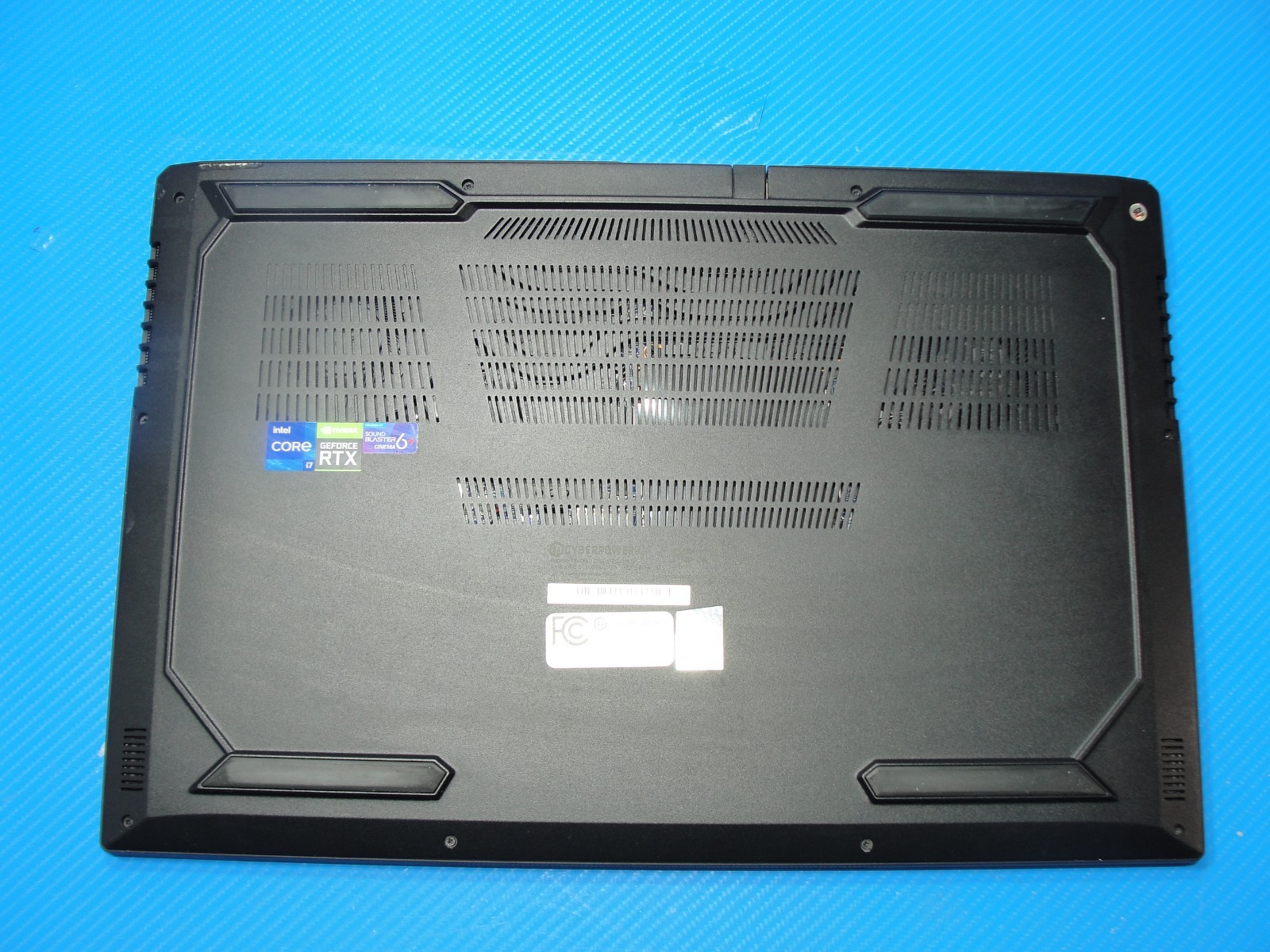 CyberPowerPC TRACER V Edge I17E 17.3″ QHD 144Hz i7-11800H 32GB 2TB SSD RTX 3070