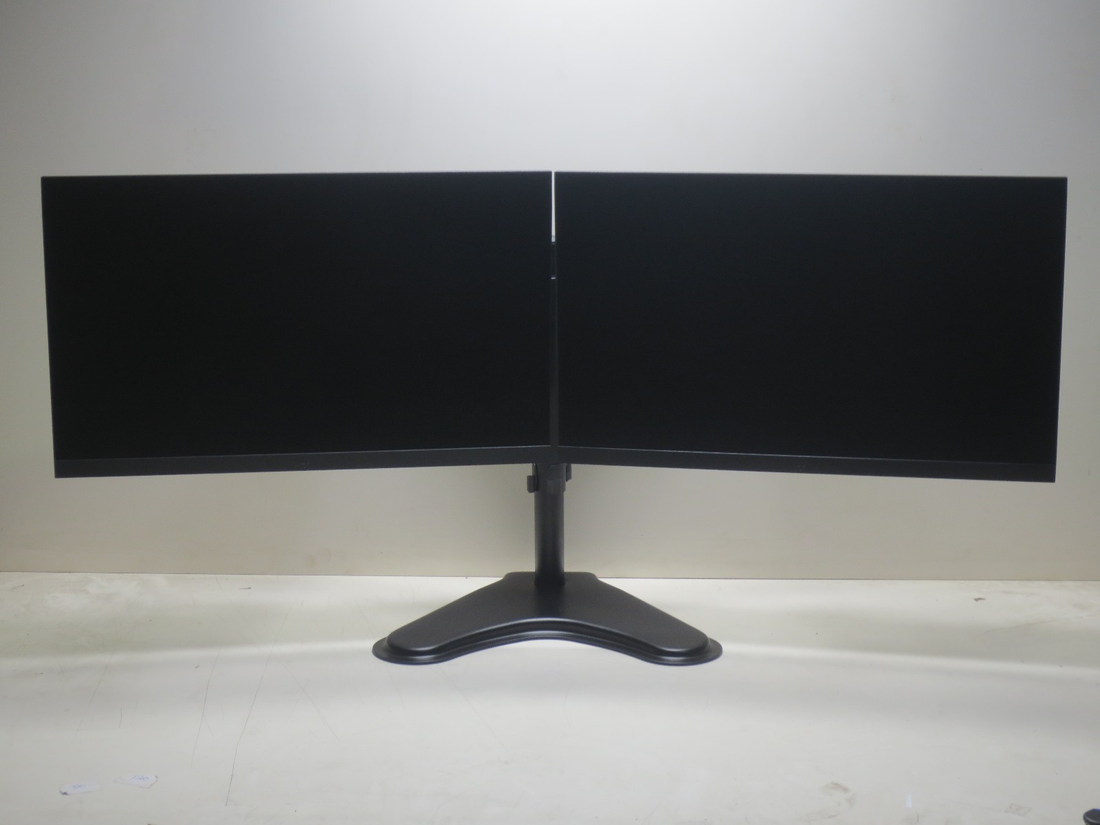 HP EliteDisplay E24 G4 24″ FHD Widescreen LED Dual Monitor 1920×1080 Dual Stand