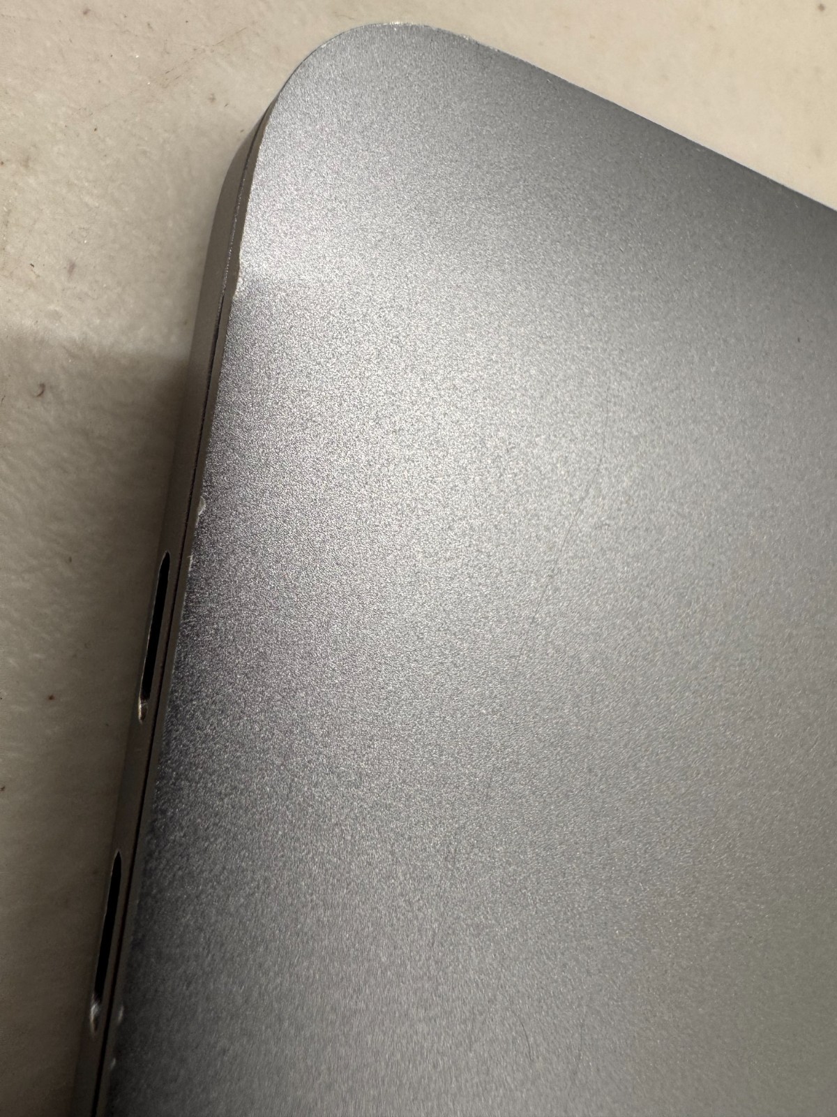 Apple MacBook Pro 2018 A1990 15.4″ Intel Core i7-8750H 16GB RAM 512GB SSD