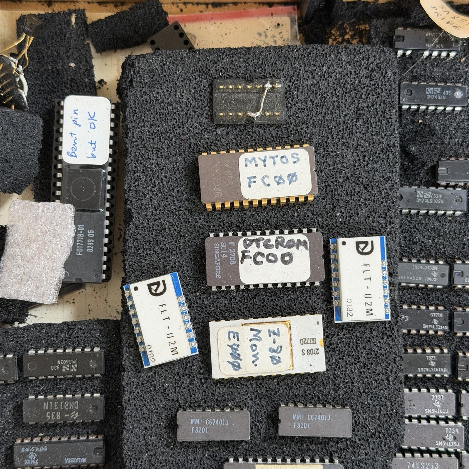 Large Lot of 150+ Vintage ICs EPROMs Logic Chips Intel Motorola NEC TI Ceramic