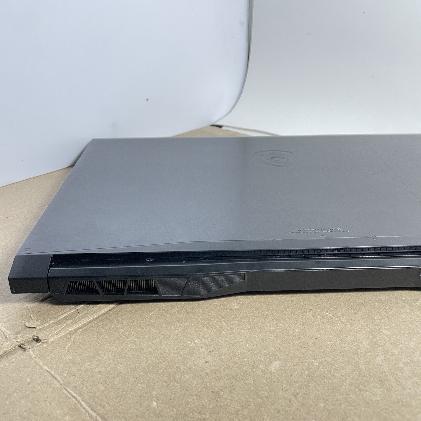 MSI Katana A17 AI B8VF RTX 4060 32GB RAM 1TB SSD Ryzen 9 8945HS 4GHz. Read
