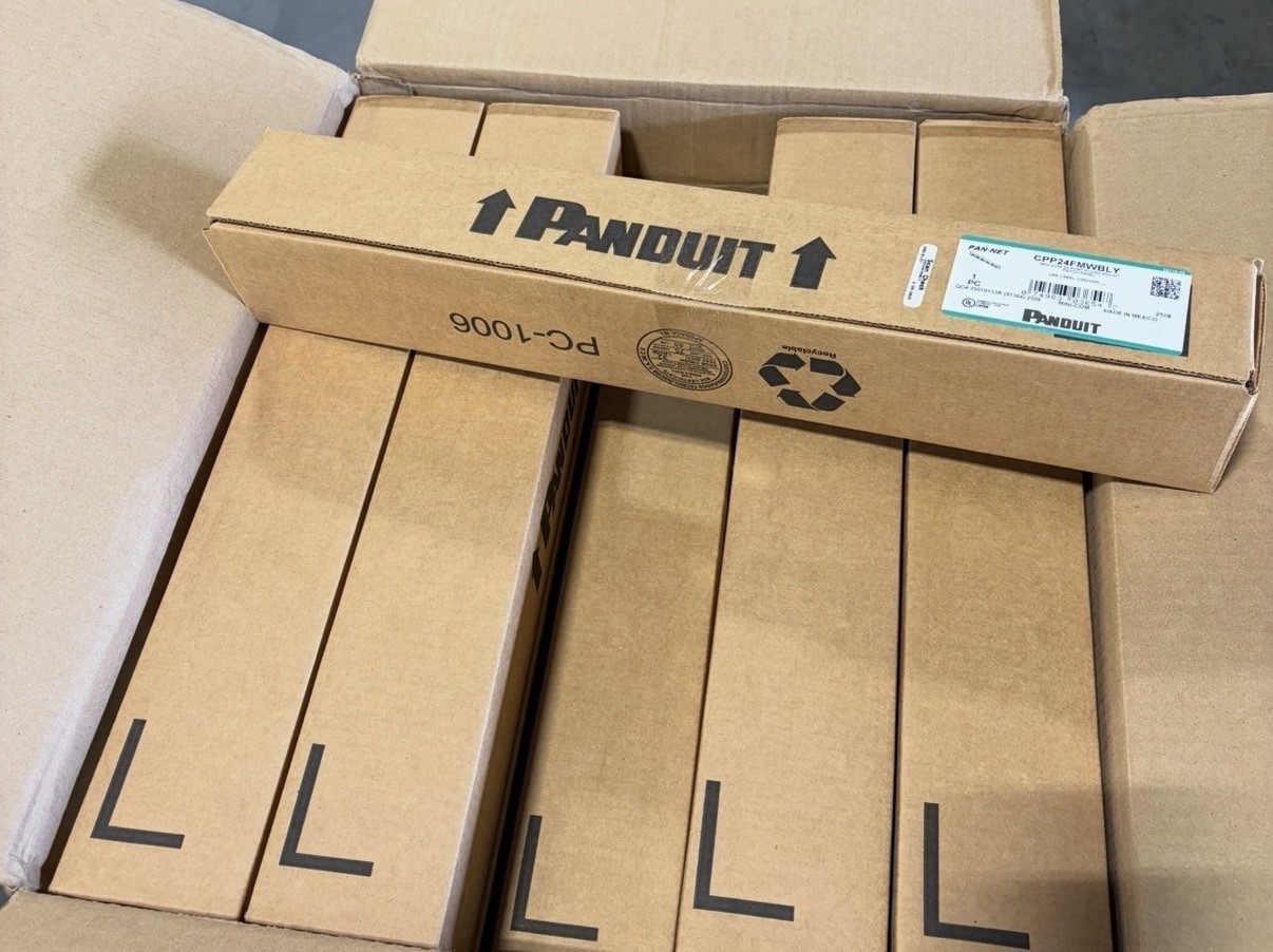 Panduit CPP24FMWBLY Mini-Com® Modular Empty Flush Patch Panel 24-Port PAN-NET