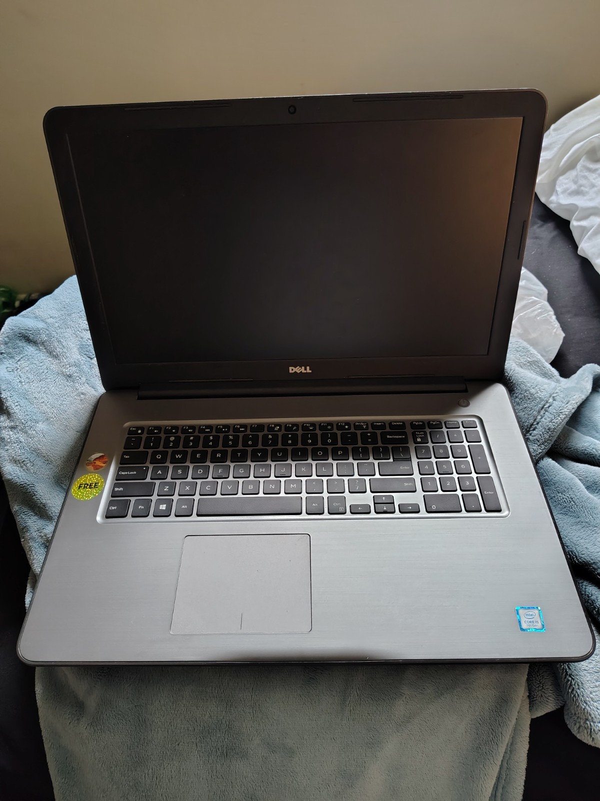 Dell Inspiron 17 5767 P32E Laptop Computer Intel Core i5 8GB RAM 1TB HDD Nice!