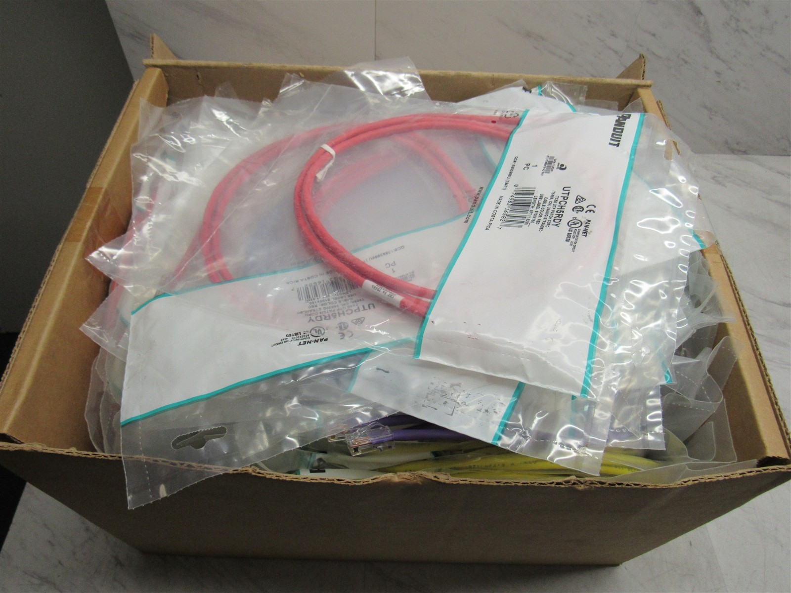 100 LOT NEW Panduit 5ft CAT5e Mixed Color Patch Cable RJ-45 UTPCH5GYY UTPCH5RDY