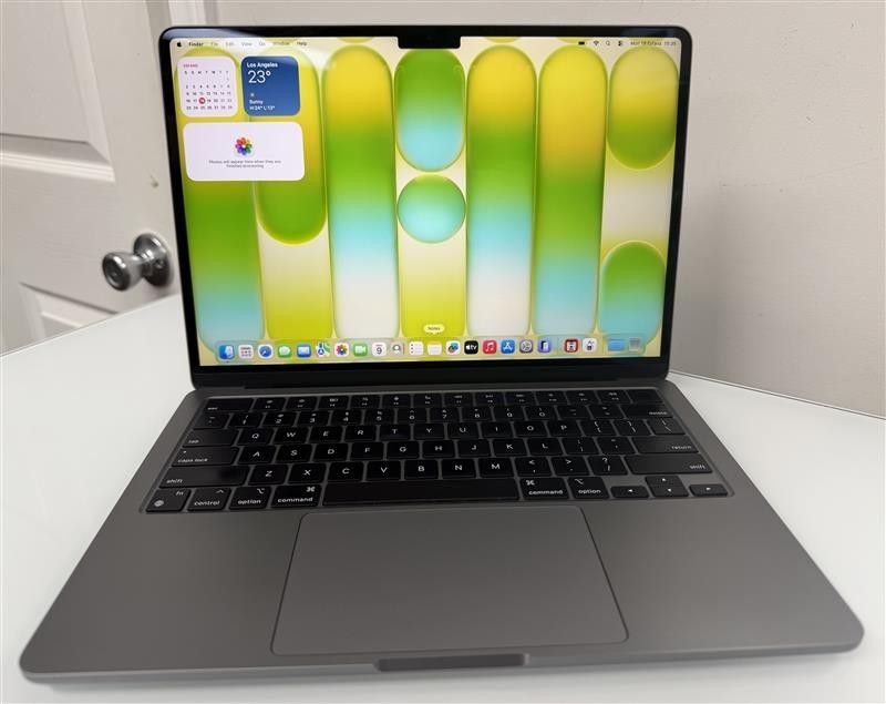 2022 Apple MacBook Air 13.6″ M2 8-Core 16GB RAM 512GB SSD A2681 + Warranty