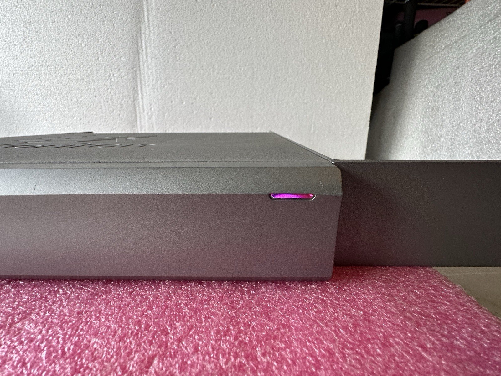 TESTED WORKING Raritan Dominion LX-108 DLX-108 8 port KVM Over Web IP Switch