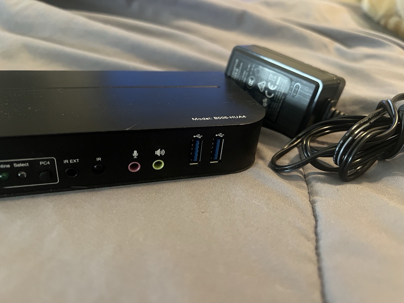 Tripp Lite B005HUA4 4-Port HDMI USB KVM Switch 4K 60Hz HDR Black