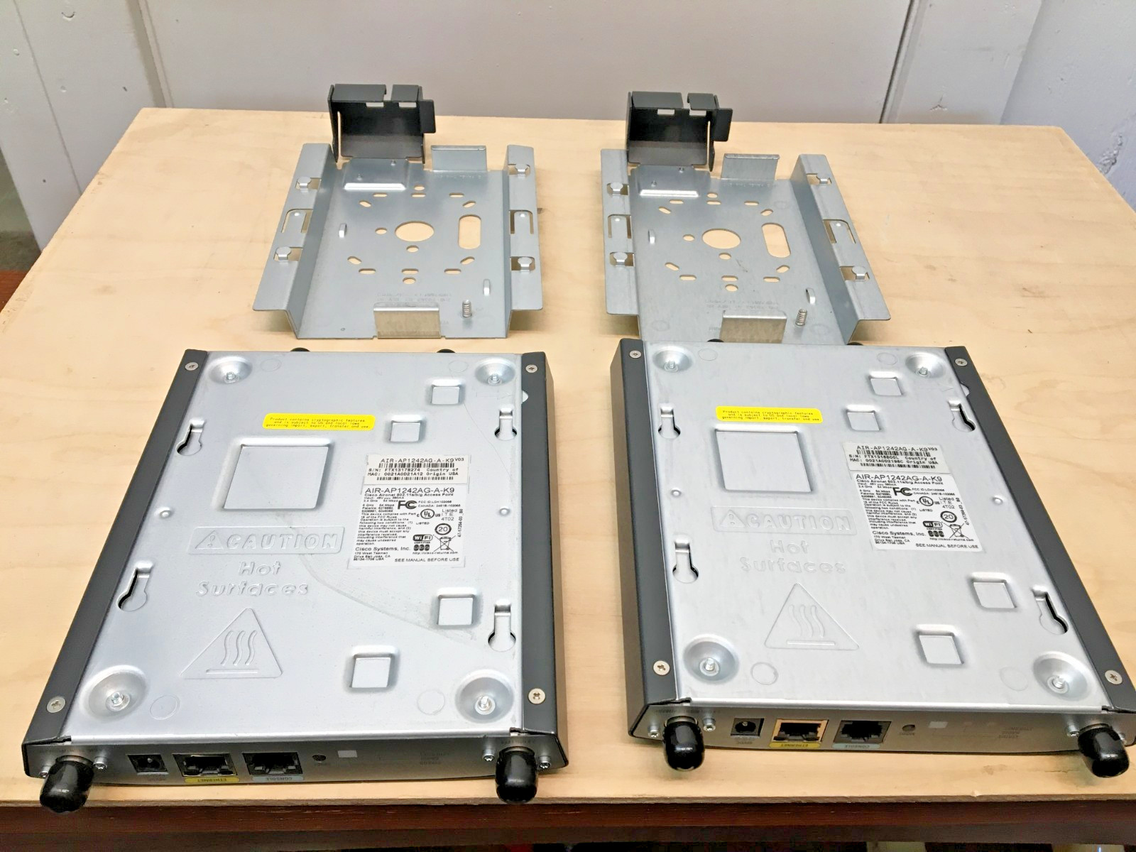 CISCO AIR-AP1242AG-A-K9 V03, Aironet Accss Point w/ 700-20362-02 Bracket – 2 ea