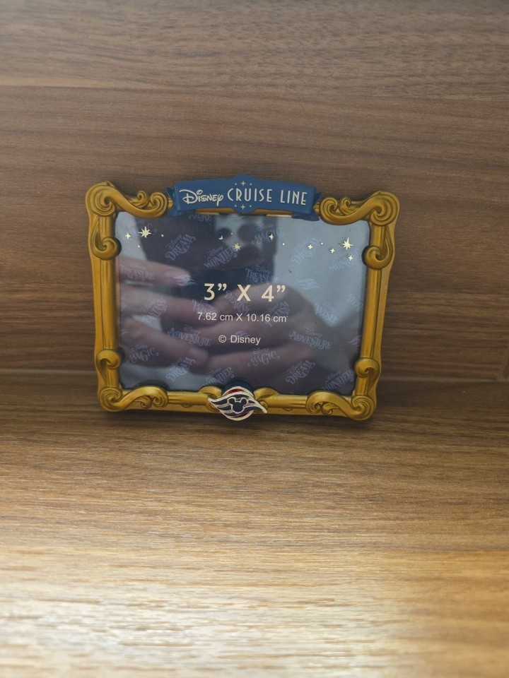 New 2026 Disney Cruise Line 3×4 Magnet Frame Picture Holder DCL