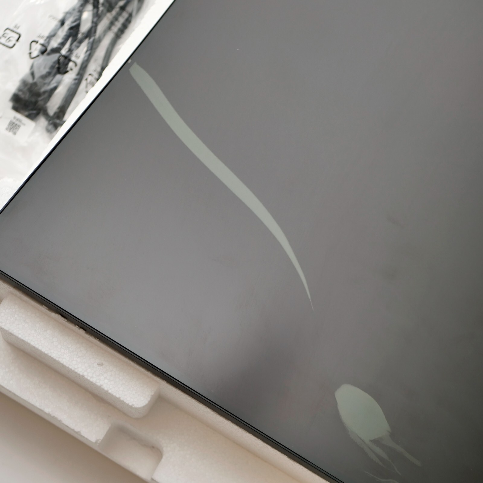 AOC C32G2ZE 32 inch LCD Gaming Monitor – As Is – Damaged