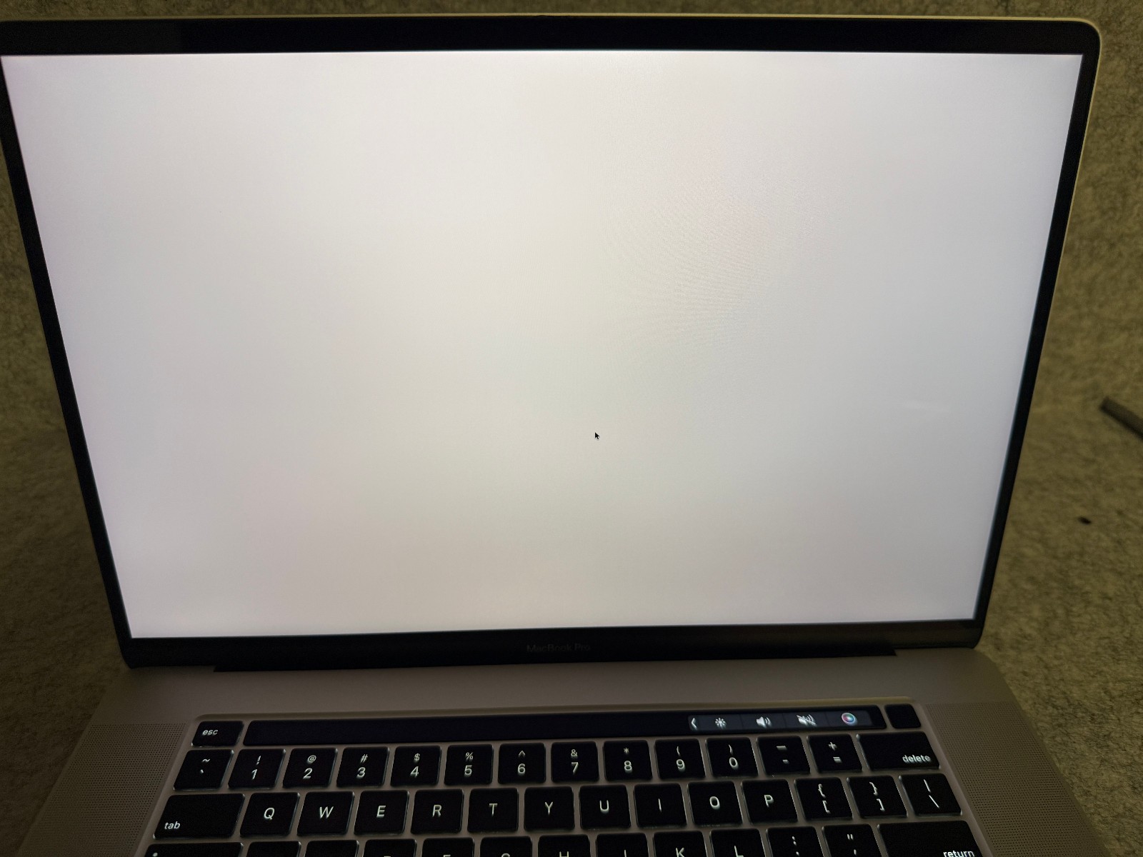Apple MacBook Pro 2019 16″ Core i7 2.6GHz 16GB 512GB Pro 5300M 4GB Tahoe Silver