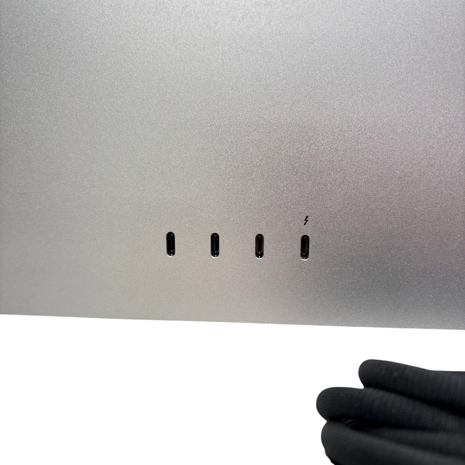 Apple Studio Display MMYQ3LL/A 27″ Standard Glass VESA Mount Adapter Display