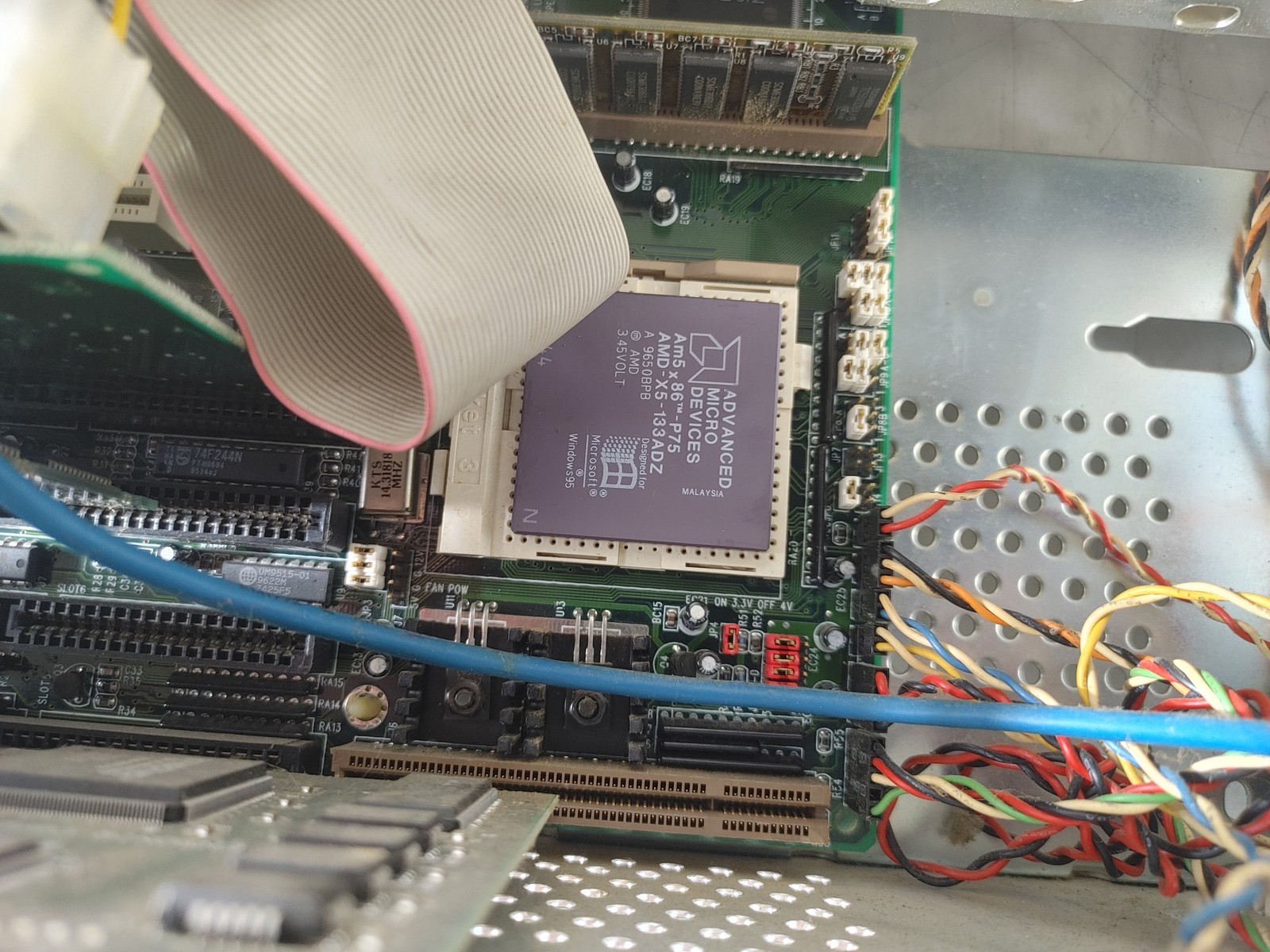 Vintage PCChips/Hsin Tech M919 Ver 3.4B/F AMD-X5-133ADZ 133 MHz 32 MB SIMM